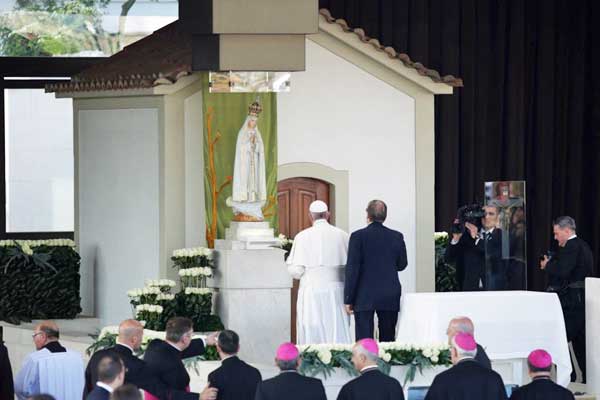ファティマ ご出現の小聖堂における教皇フランシスコの祈り 17年５月１２日 いつくしみセンター公式サイト