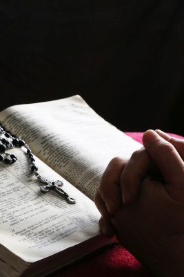 聖書とロザリオの祈り